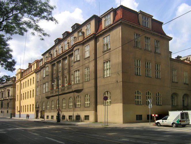 Fakulta jaderná a fyzikálně inženýrská