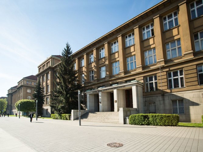 Vysoká škola chemicko-technologická v Praze