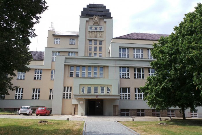 Vyšší odborná škola, Střední průmyslová škola a Jazyková škola s právem státní jazykové zkoušky, Kutná Hora, Masarykova 197