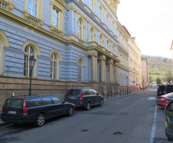Gymnázium Jana Nerudy, škola hlavního města Prahy, Praha 1, Hellichova 3