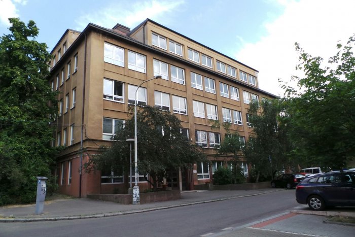 Fakulta dopravní
