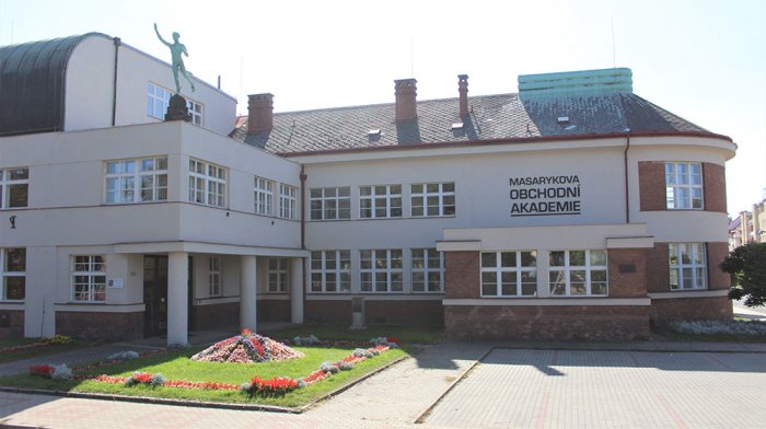 Masarykova obchodní akademie, Jičín, 17. listopadu 220