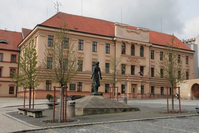 Vyšší odborná škola, Obchodní akademie a Střední zdravotnická škola, Domažlice, Erbenova 184