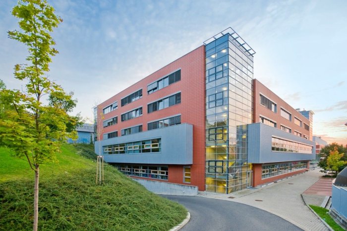 Národohospodářská fakulta