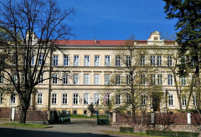 Gymnázium, Kadaň, 5. května 620, příspěvková organizace